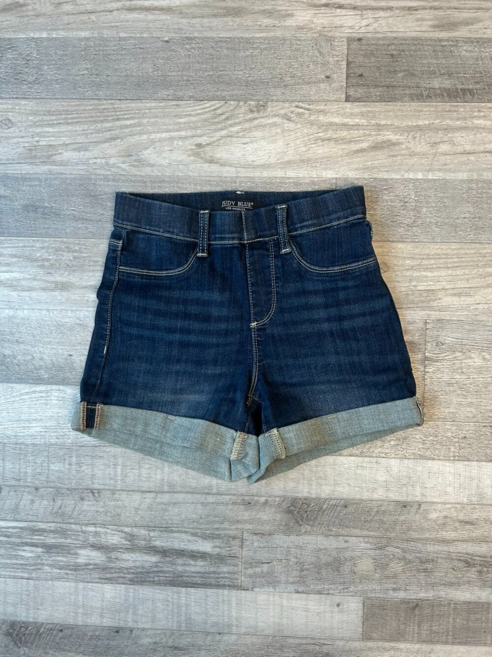 Judy Blue Pull On Dark Wash Cuffed Shorts O22